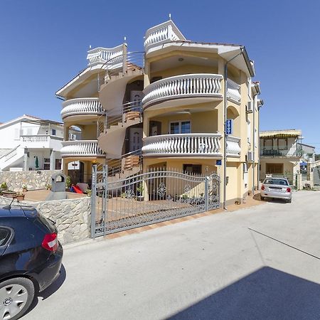 Apartmani Ana Juricev Vodice Esterno foto