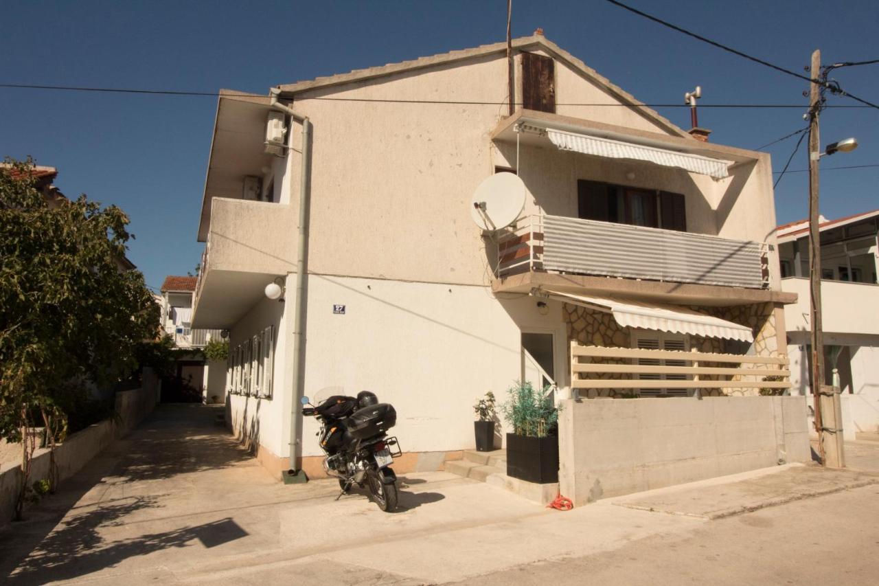 Apartmani Ana Juricev Vodice Esterno foto