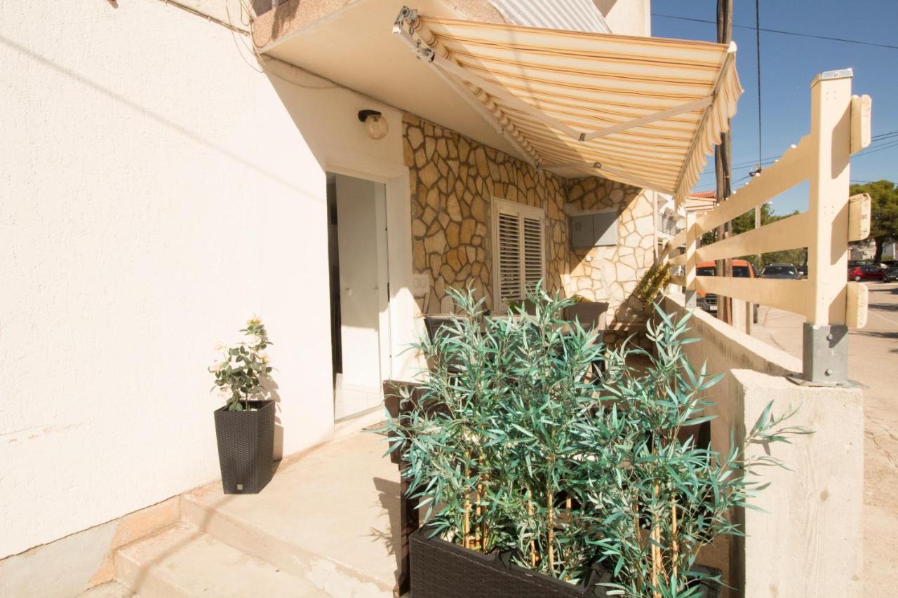 Apartmani Ana Juricev Vodice Esterno foto