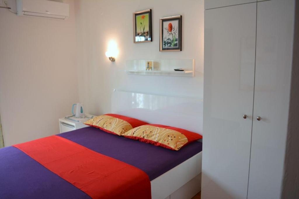 Apartmani Ana Juricev Vodice Esterno foto