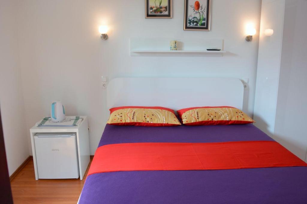 Apartmani Ana Juricev Vodice Esterno foto