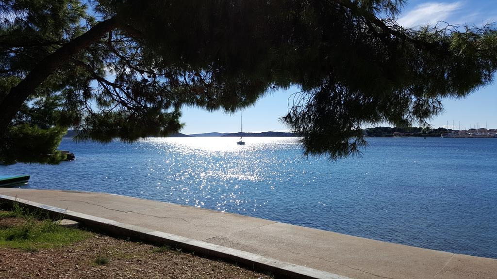 Apartmani Ana Juricev Vodice Esterno foto