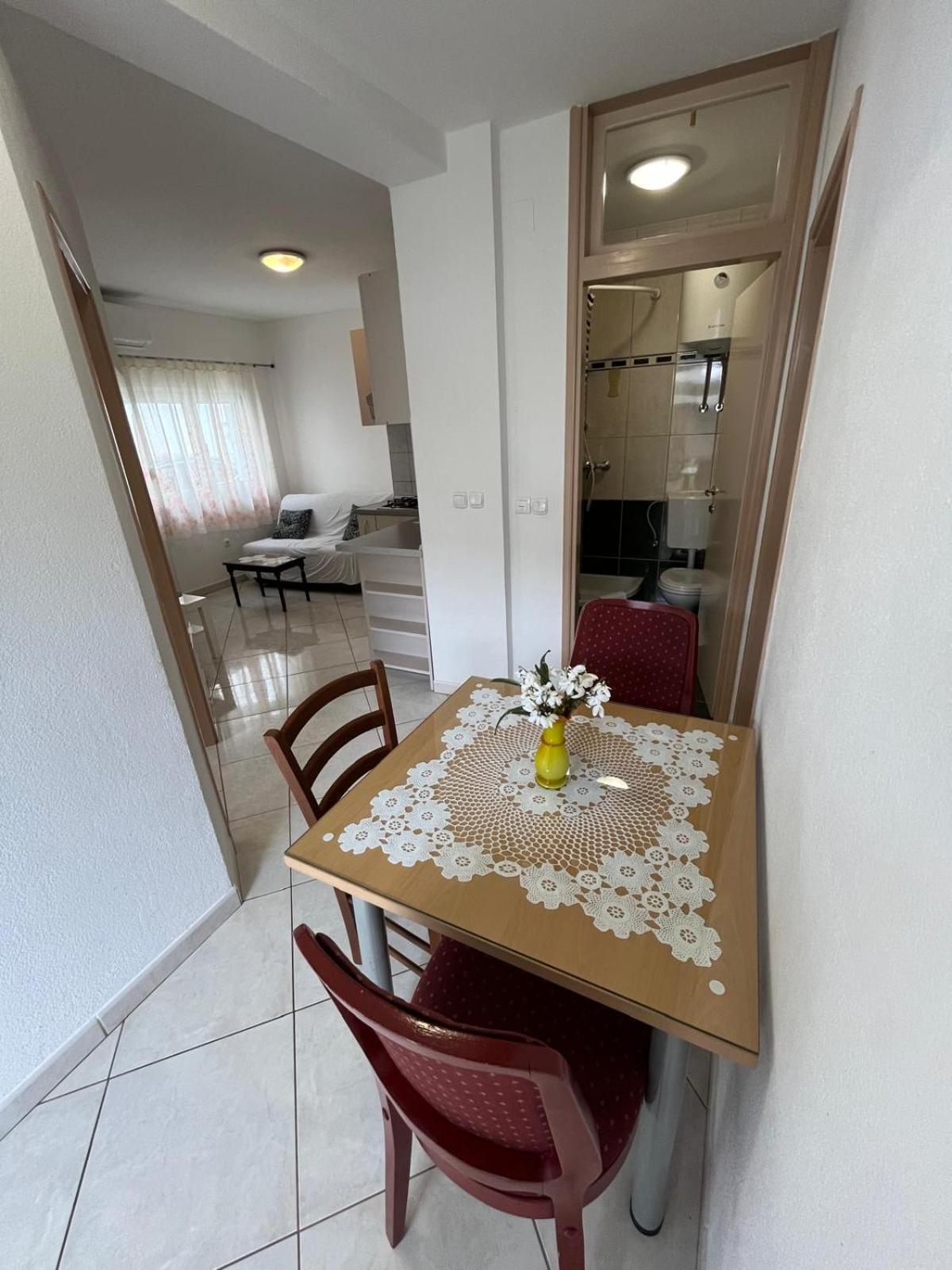 Apartmani Ana Juricev Vodice Esterno foto