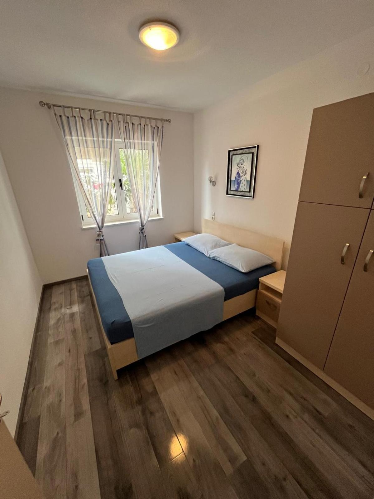 Apartmani Ana Juricev Vodice Esterno foto