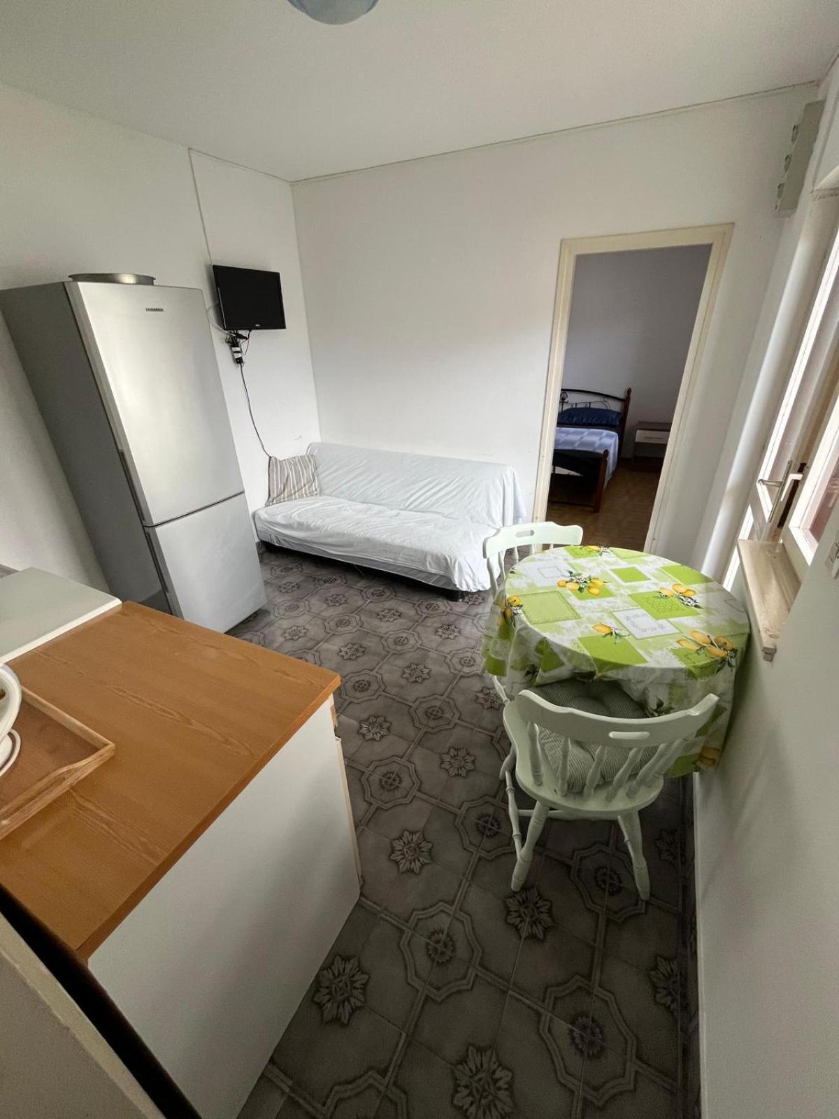 Apartmani Ana Juricev Vodice Esterno foto