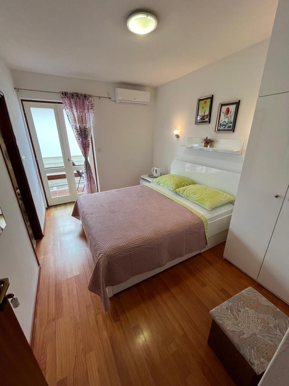 Apartmani Ana Juricev Vodice Esterno foto