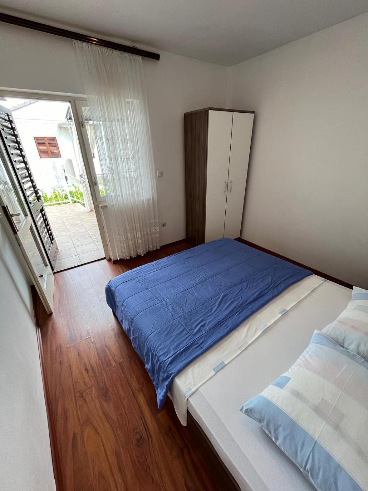Apartmani Ana Juricev Vodice Esterno foto