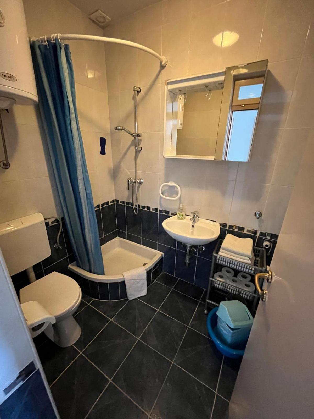 Apartmani Ana Juricev Vodice Esterno foto