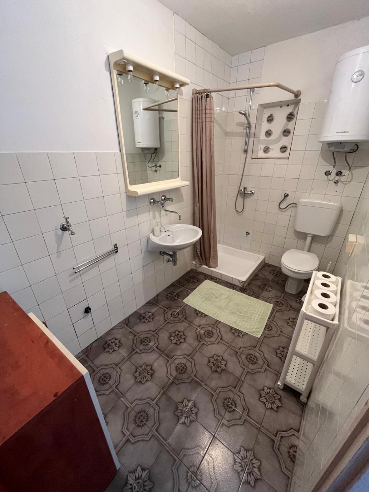 Apartmani Ana Juricev Vodice Esterno foto