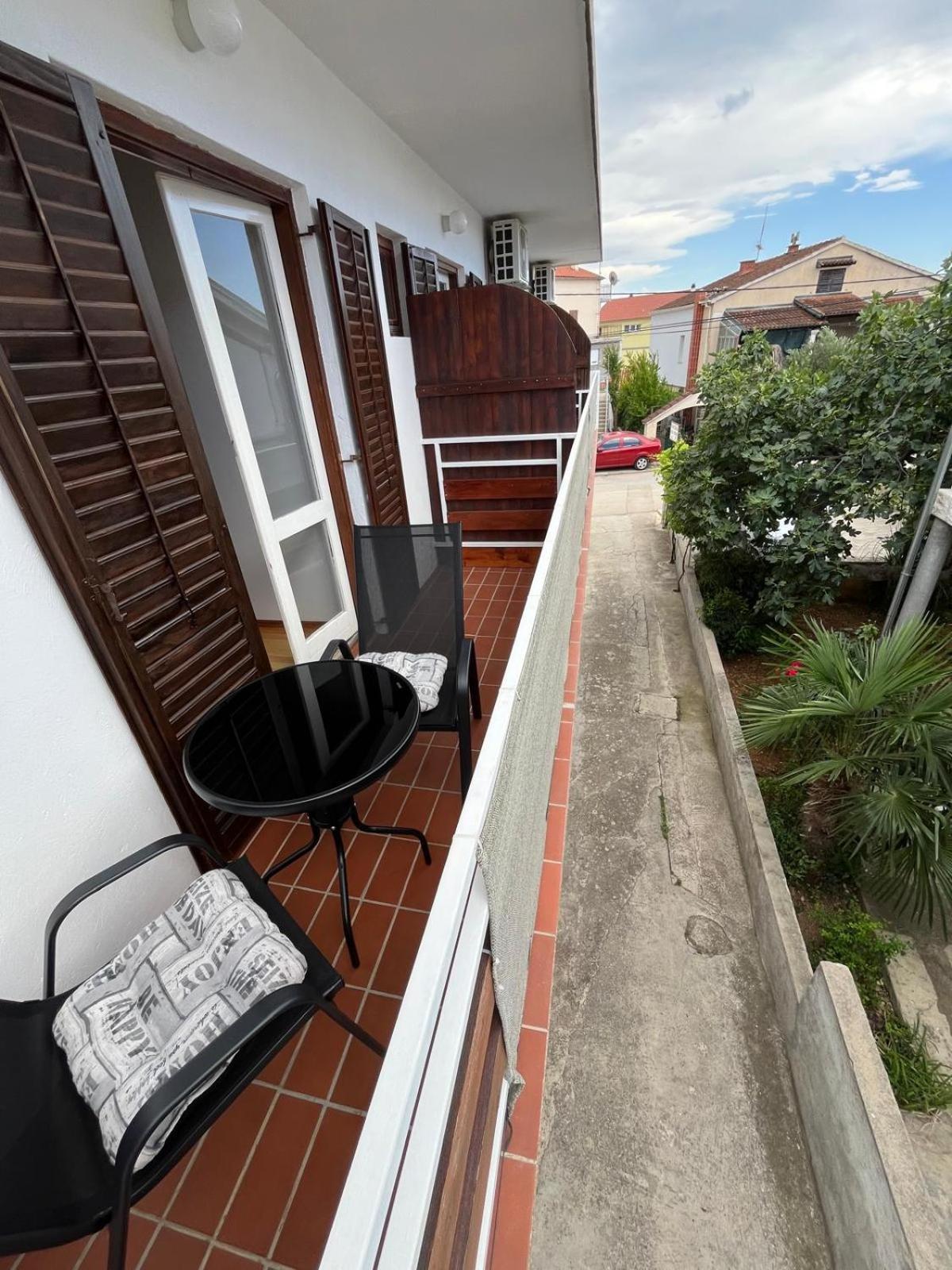 Apartmani Ana Juricev Vodice Esterno foto