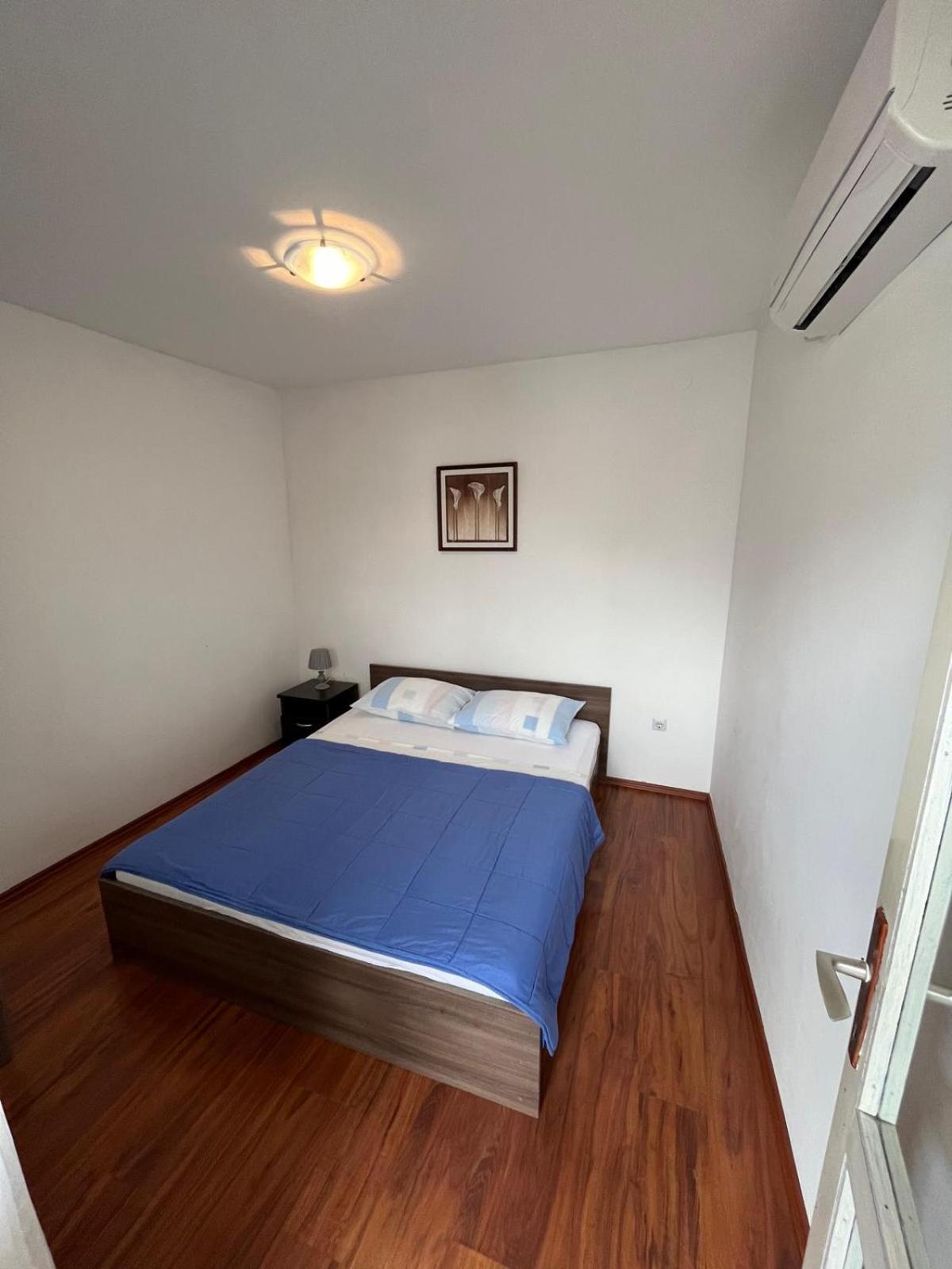 Apartmani Ana Juricev Vodice Esterno foto