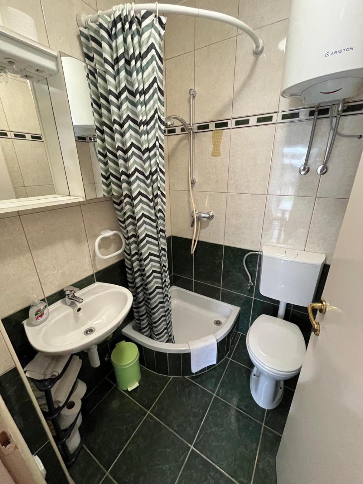Apartmani Ana Juricev Vodice Esterno foto