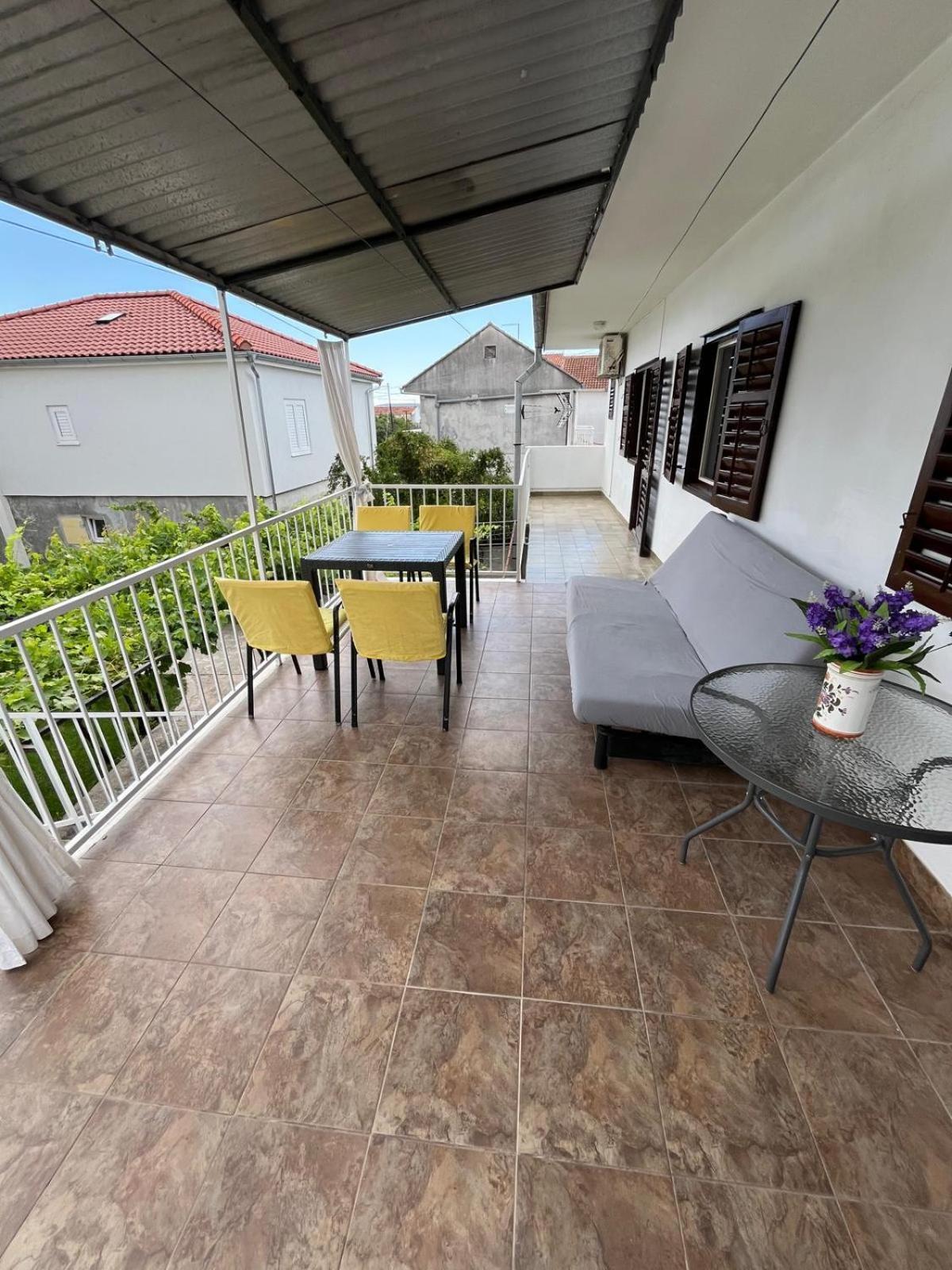 Apartmani Ana Juricev Vodice Esterno foto