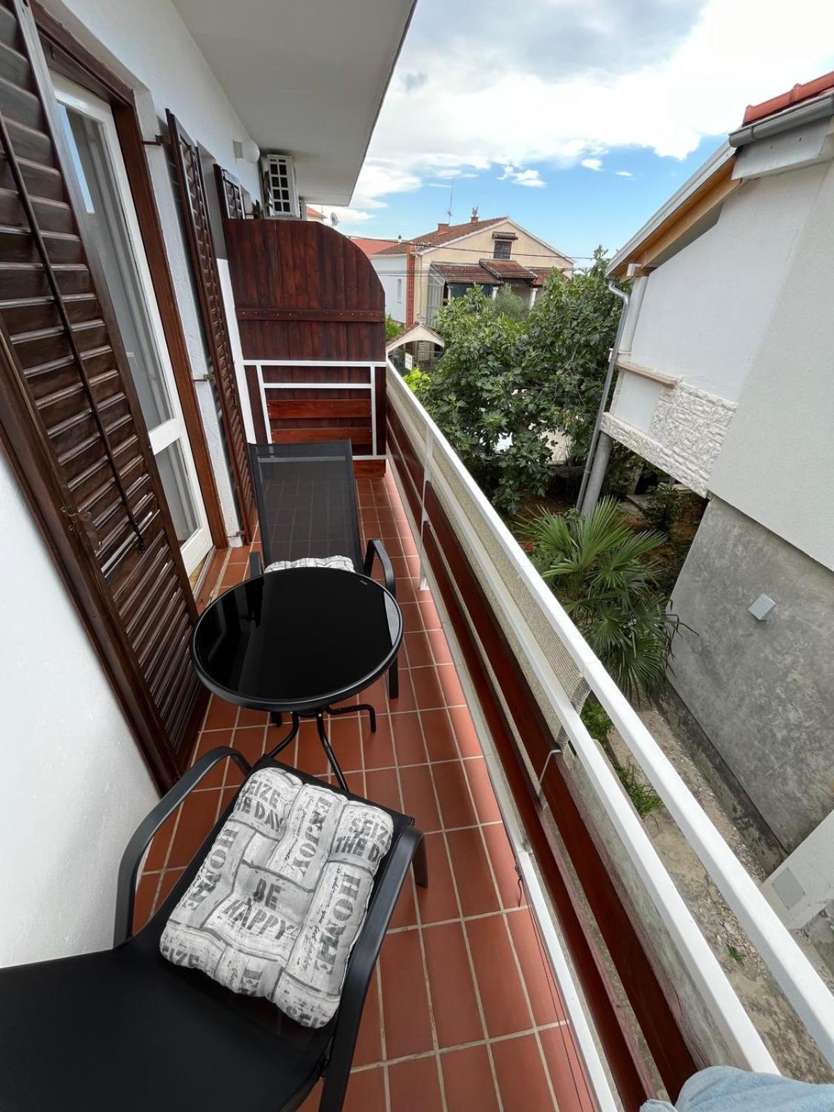 Apartmani Ana Juricev Vodice Esterno foto