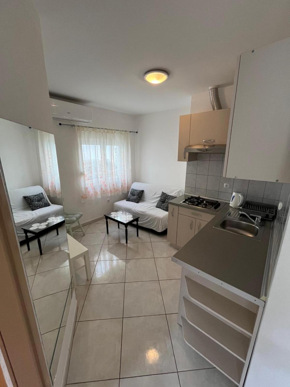 Apartmani Ana Juricev Vodice Esterno foto