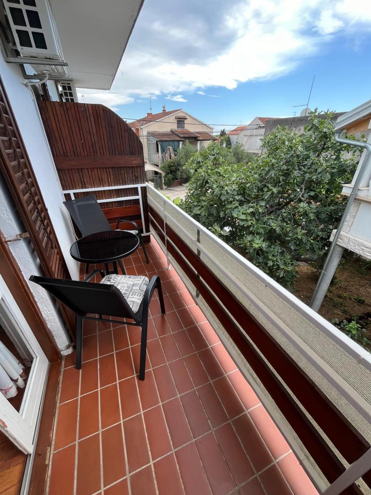 Apartmani Ana Juricev Vodice Esterno foto