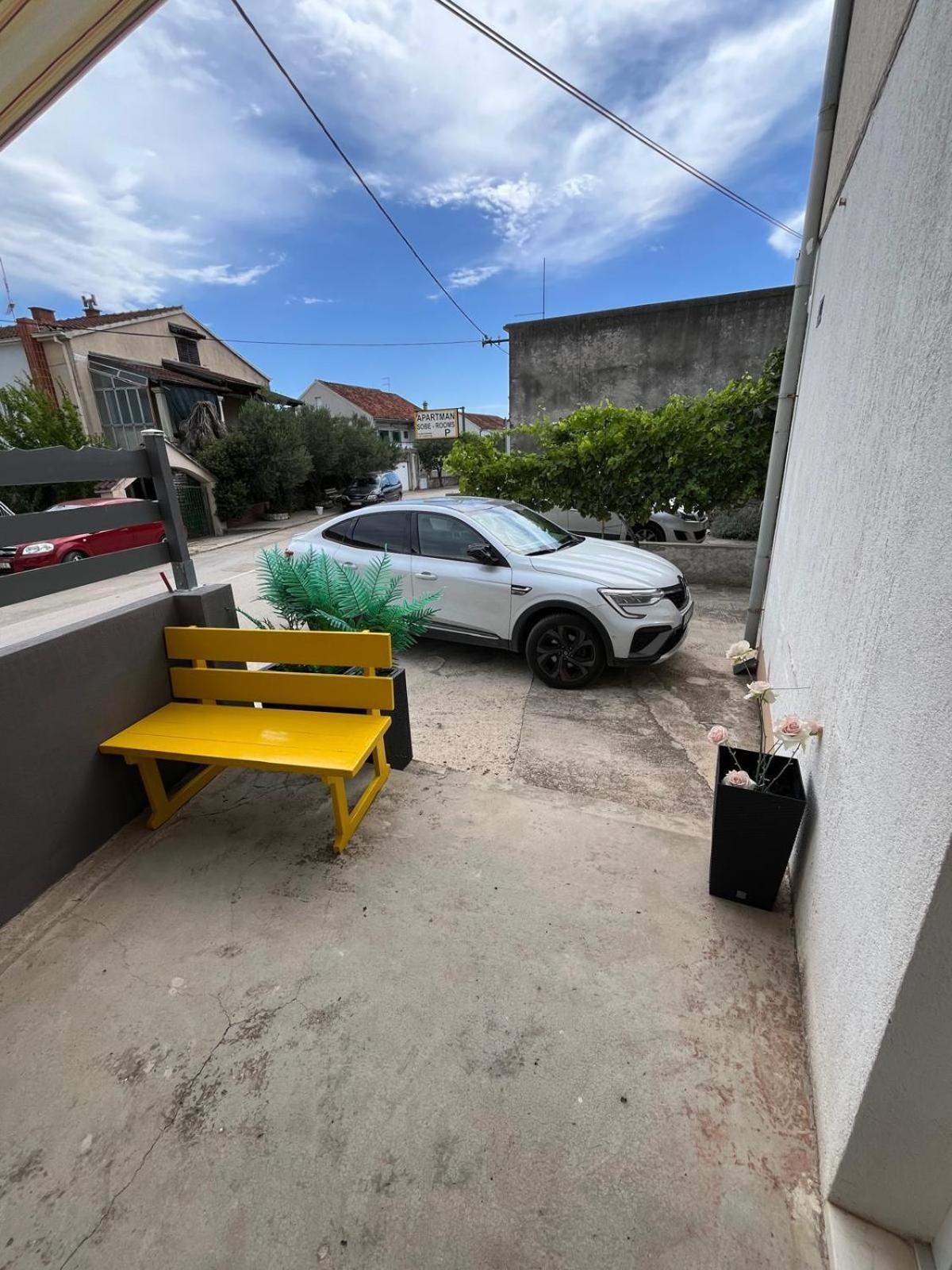 Apartmani Ana Juricev Vodice Esterno foto