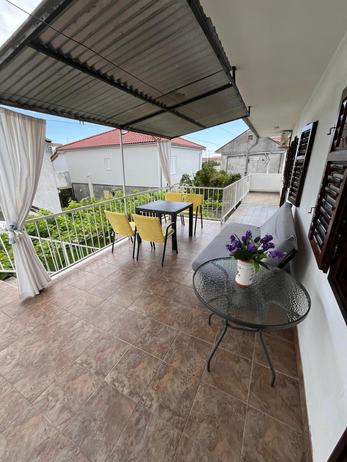 Apartmani Ana Juricev Vodice Esterno foto