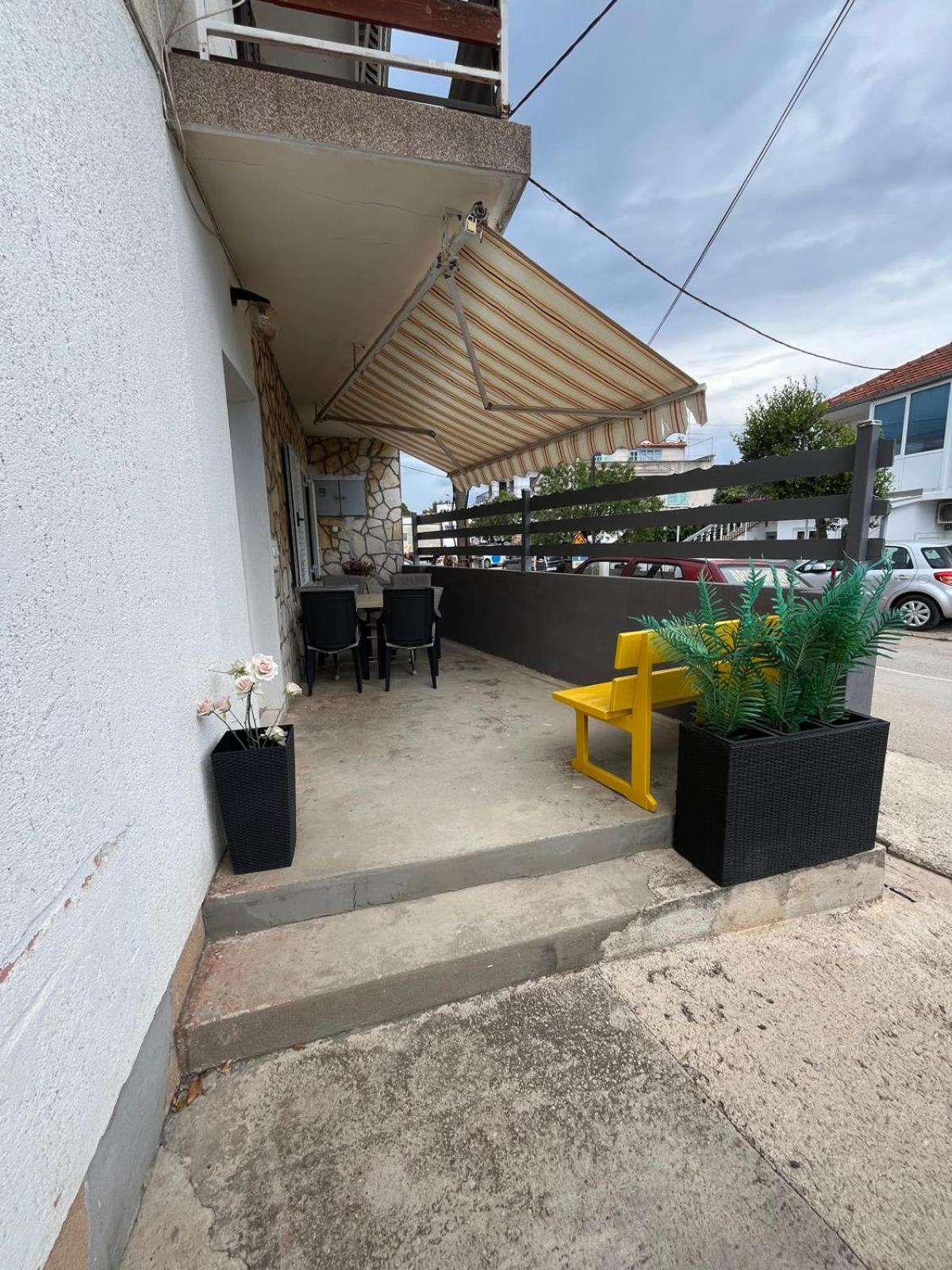 Apartmani Ana Juricev Vodice Esterno foto