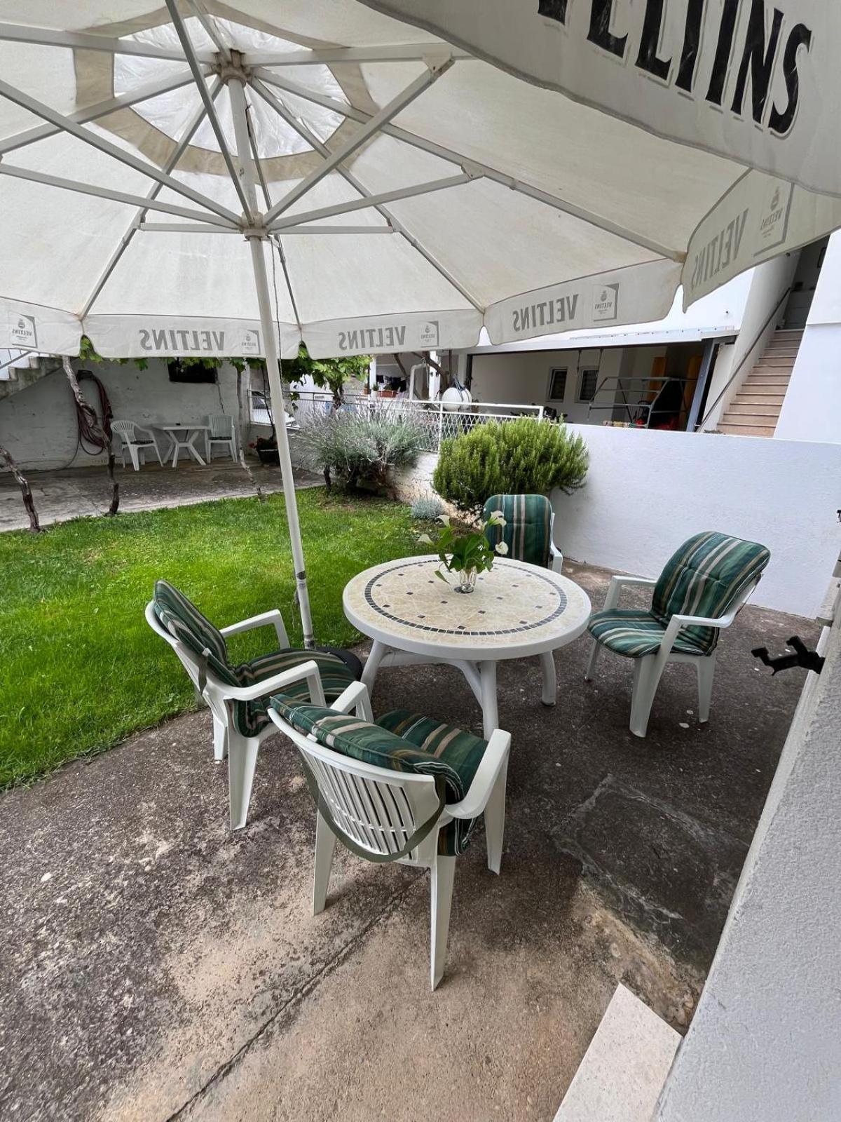 Apartmani Ana Juricev Vodice Esterno foto