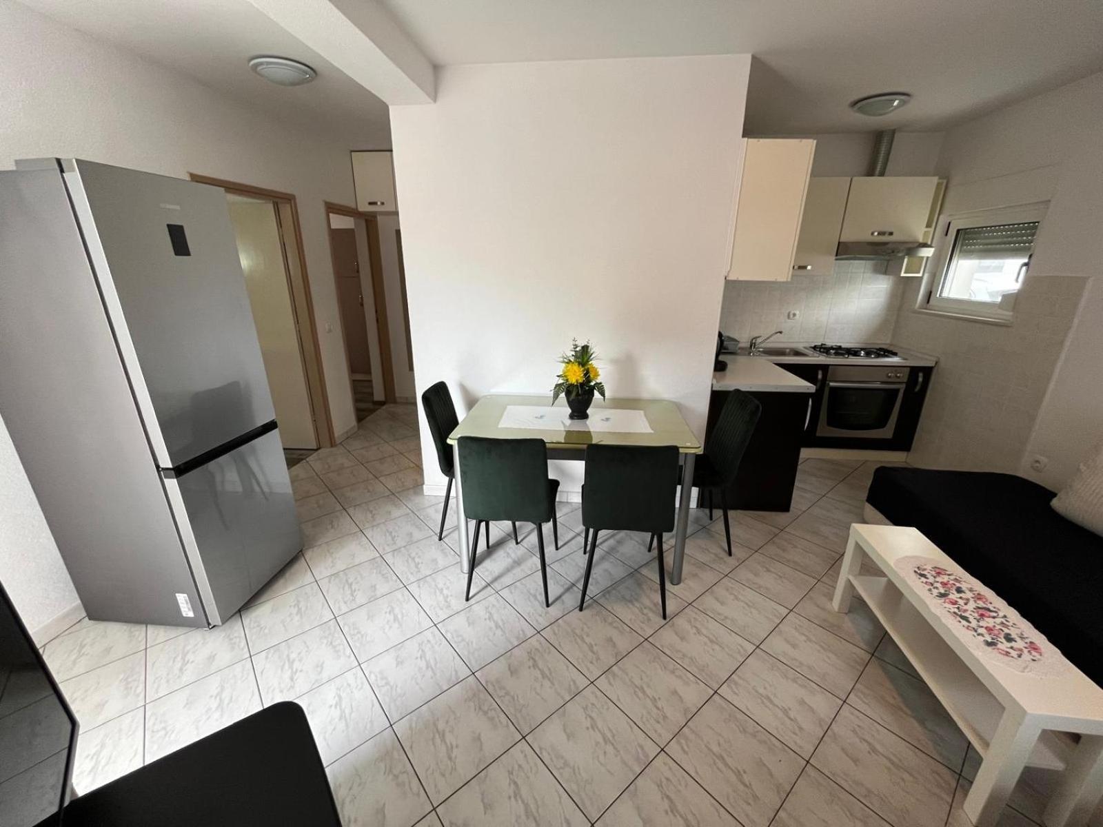 Apartmani Ana Juricev Vodice Esterno foto